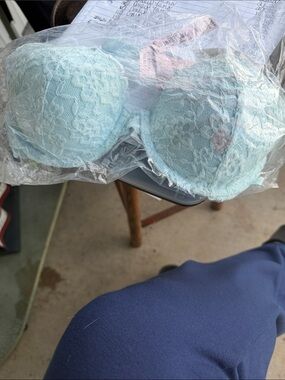 *NWT* Victoria’s Secret Light Blue Lace Balconette Bra - Sz. 36B